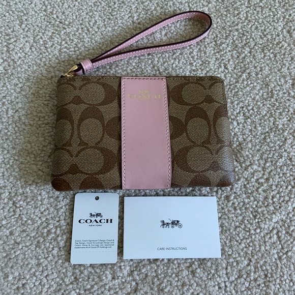 Corner Zip Wristlet in signature canvas - Picture 8 of 9